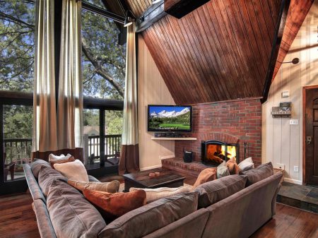 arrowhead couch2