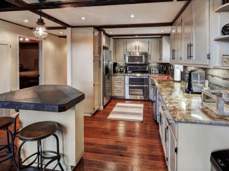 arrowhead kitchen2